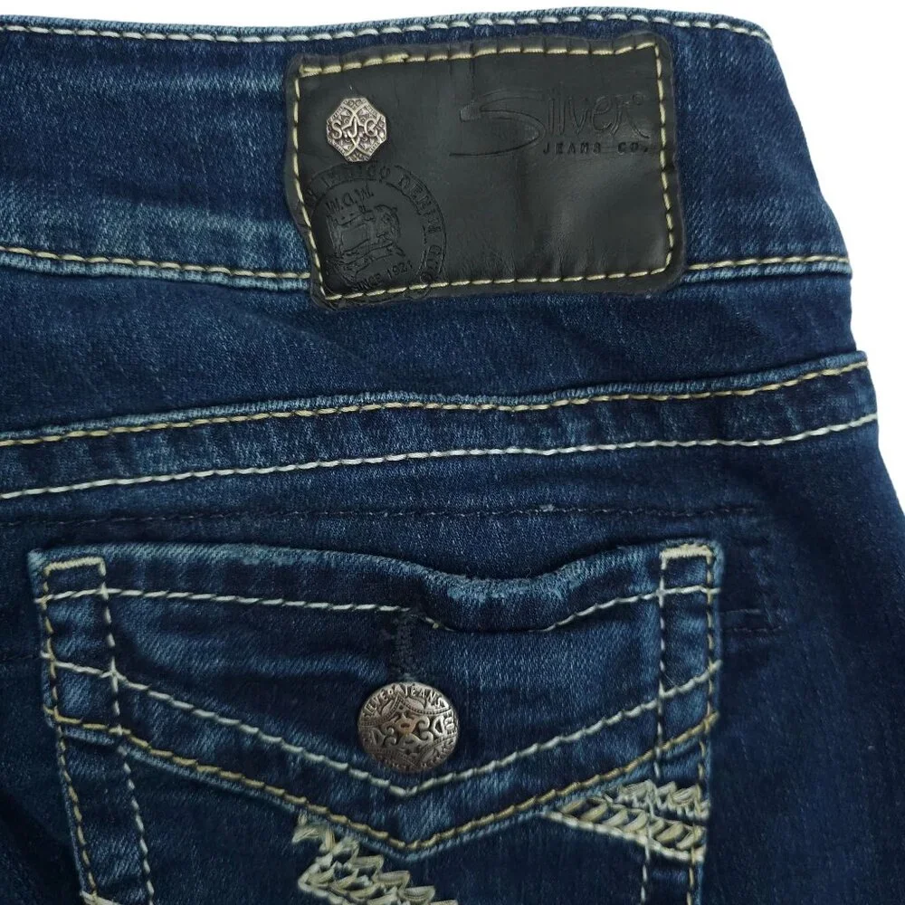 Silver Suki Mid Capri Jeans Size 29 x 22 Dark Wash Mid Rise Stretch Denim Pants